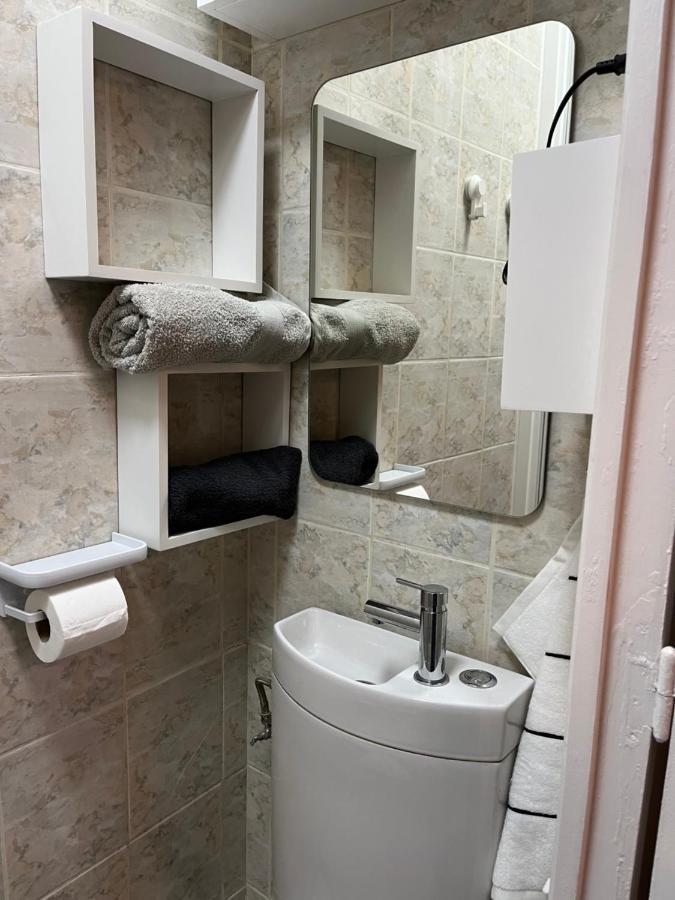 Cabine 17 Cosy Et Calme Au Dessus Du Vieux Port Marsilya Dış mekan fotoğraf